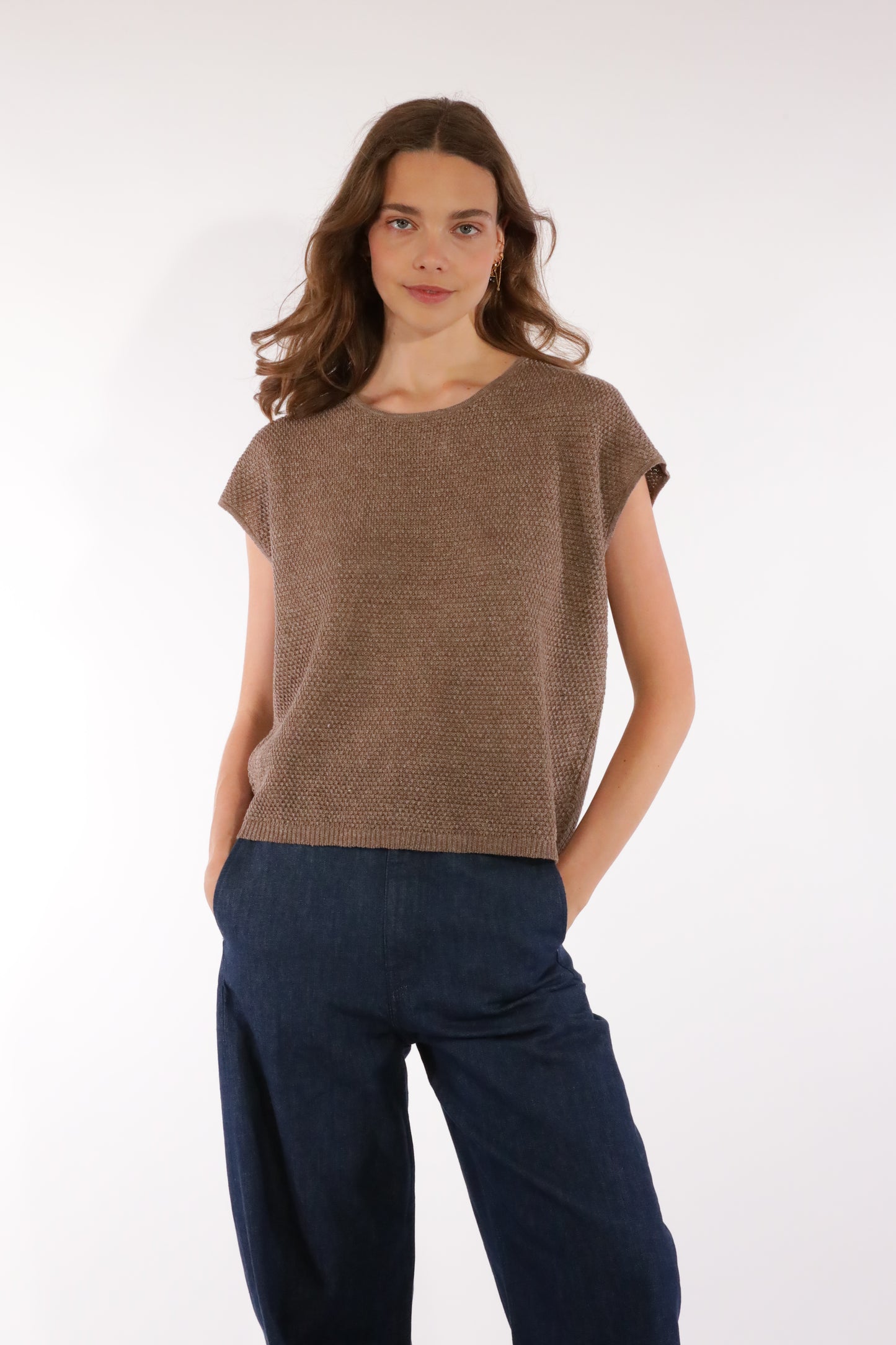 GLADYS SLEEVELESS SWEATER