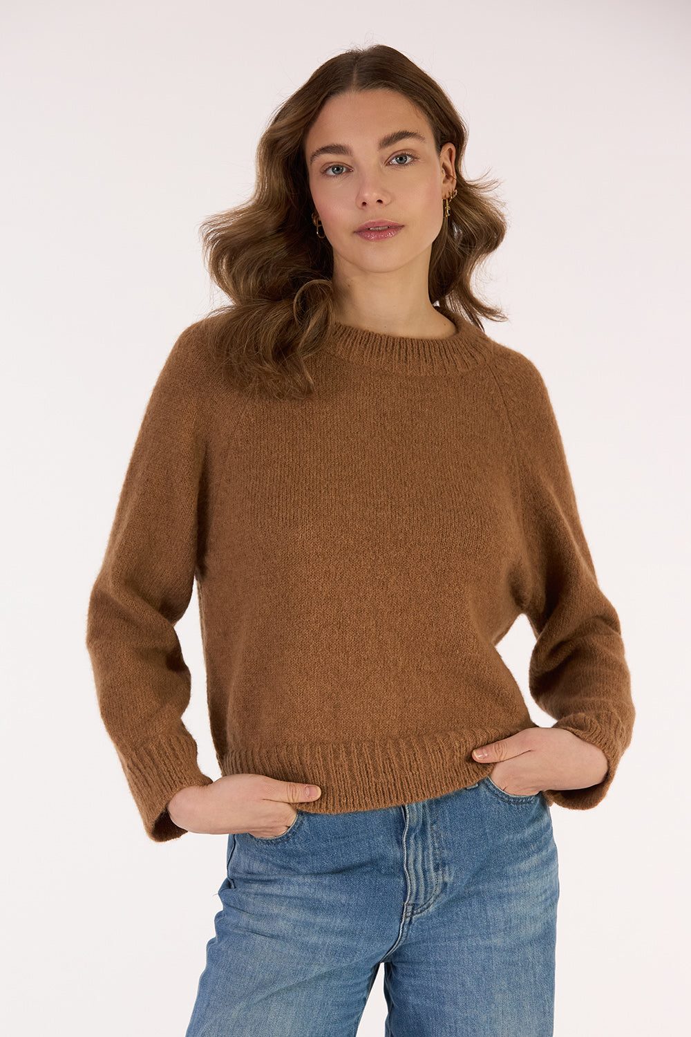 JUDITH ROUND NECK SWEATER
